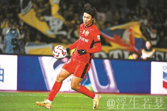 古斯塔沃头槌建功 李新翔左路助攻 古斯塔沃头槌建功 李新翔左路助攻