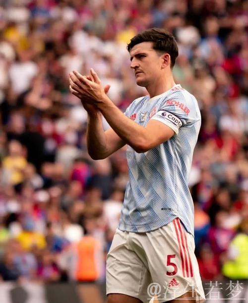 32岁马奎尔化身边锋过人传中制胜!队友赞叹:曼联的亚马尔 32岁马奎尔化身边锋过人传中制胜!队友赞叹:曼联的亚马尔